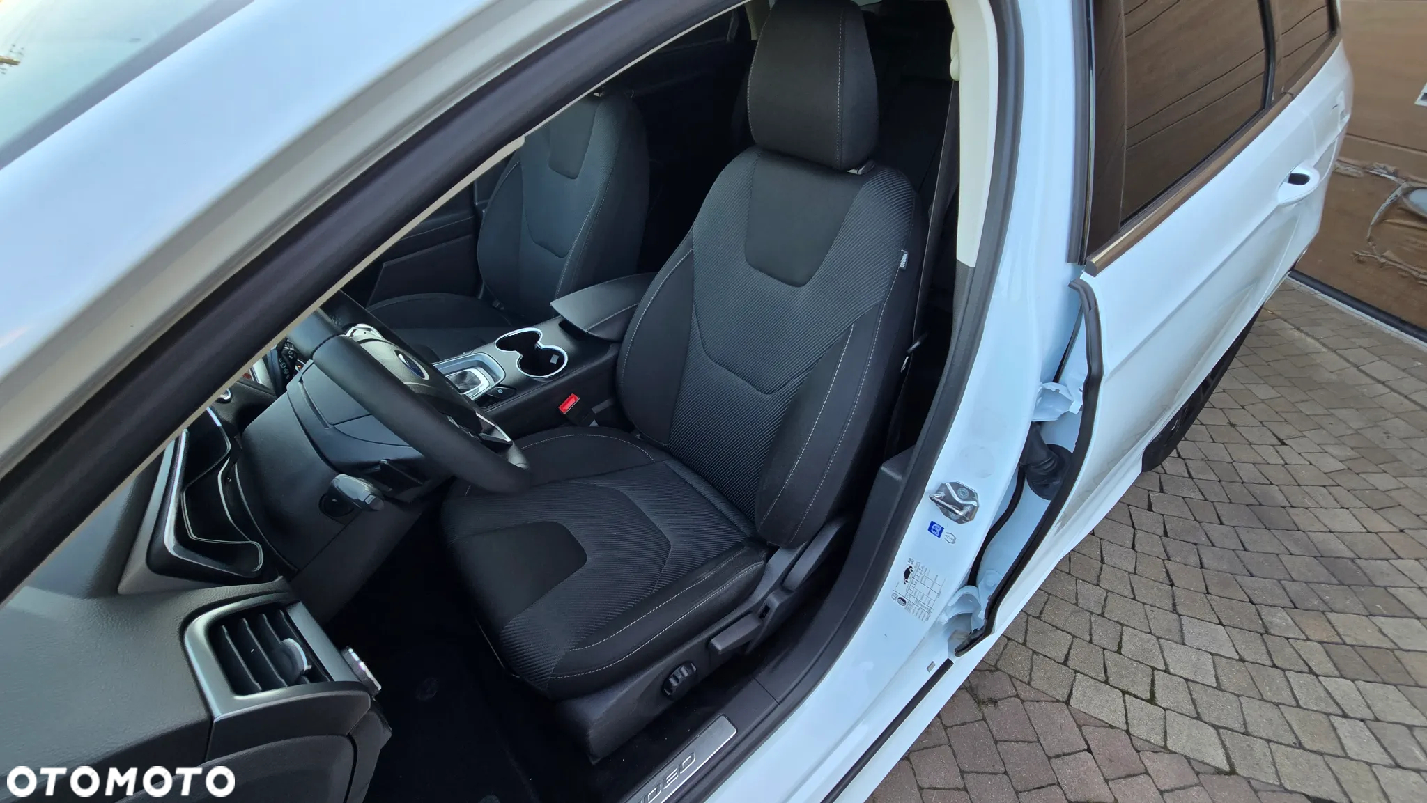 Ford Mondeo Turnier 2.0 TDCi Bi-Turbo PowerShift-Aut ST-Line - 33