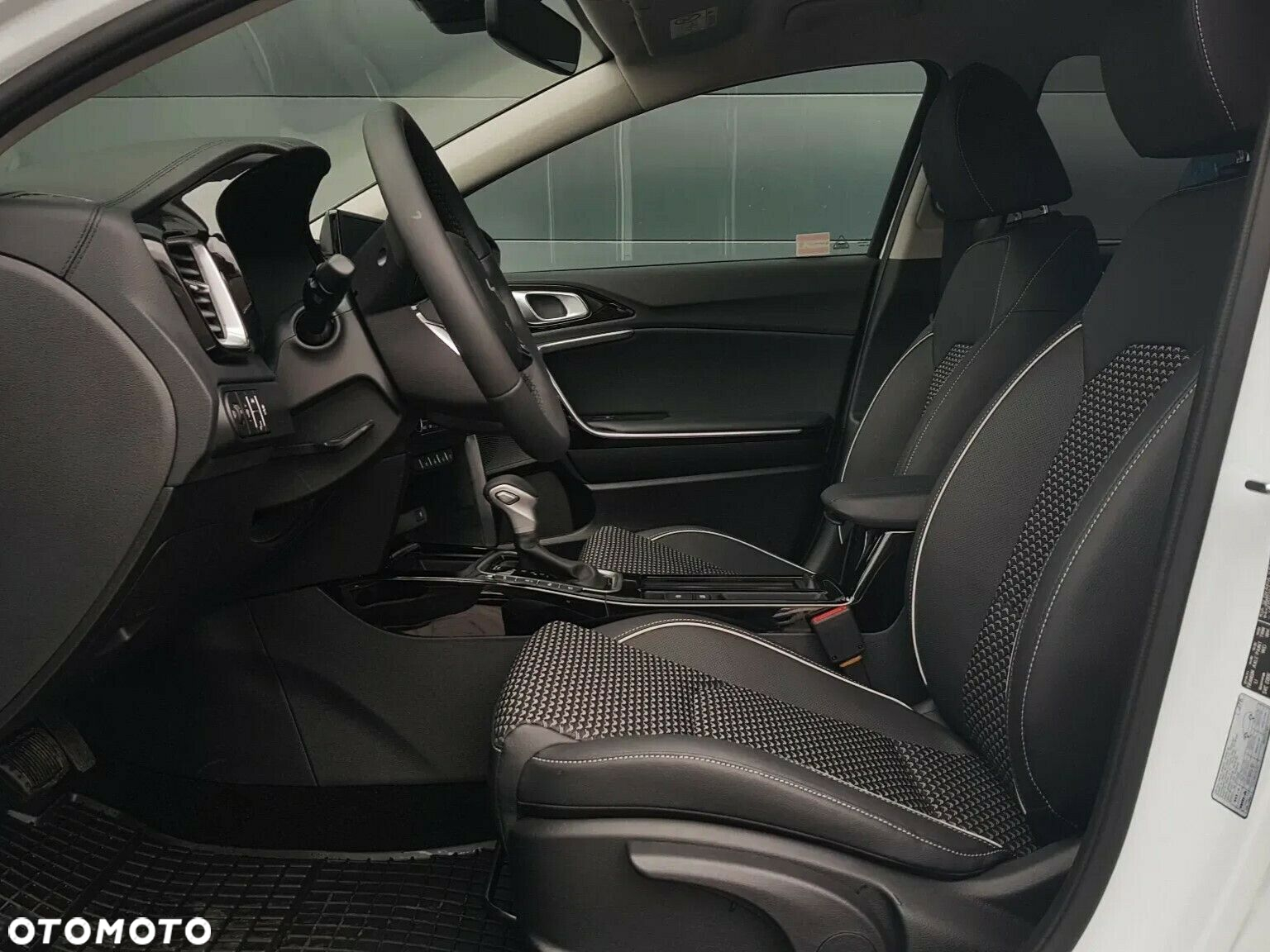 Kia XCeed 1.5 T-GDI Business Line DCT - 12