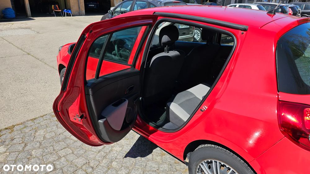 Renault Clio 1.2 16V Bioetanol Alize - 8