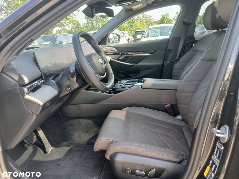 BMW Seria 5 550e xDrive PHEV - 15