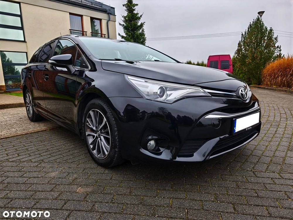 Toyota Avensis - 17