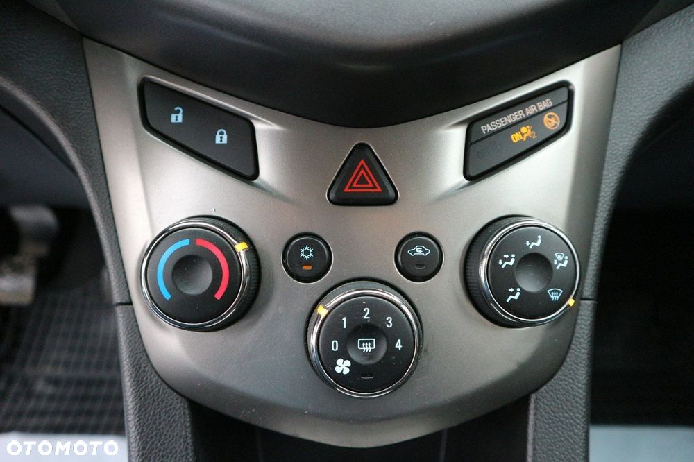 Chevrolet Aveo 1.2 LT - 13