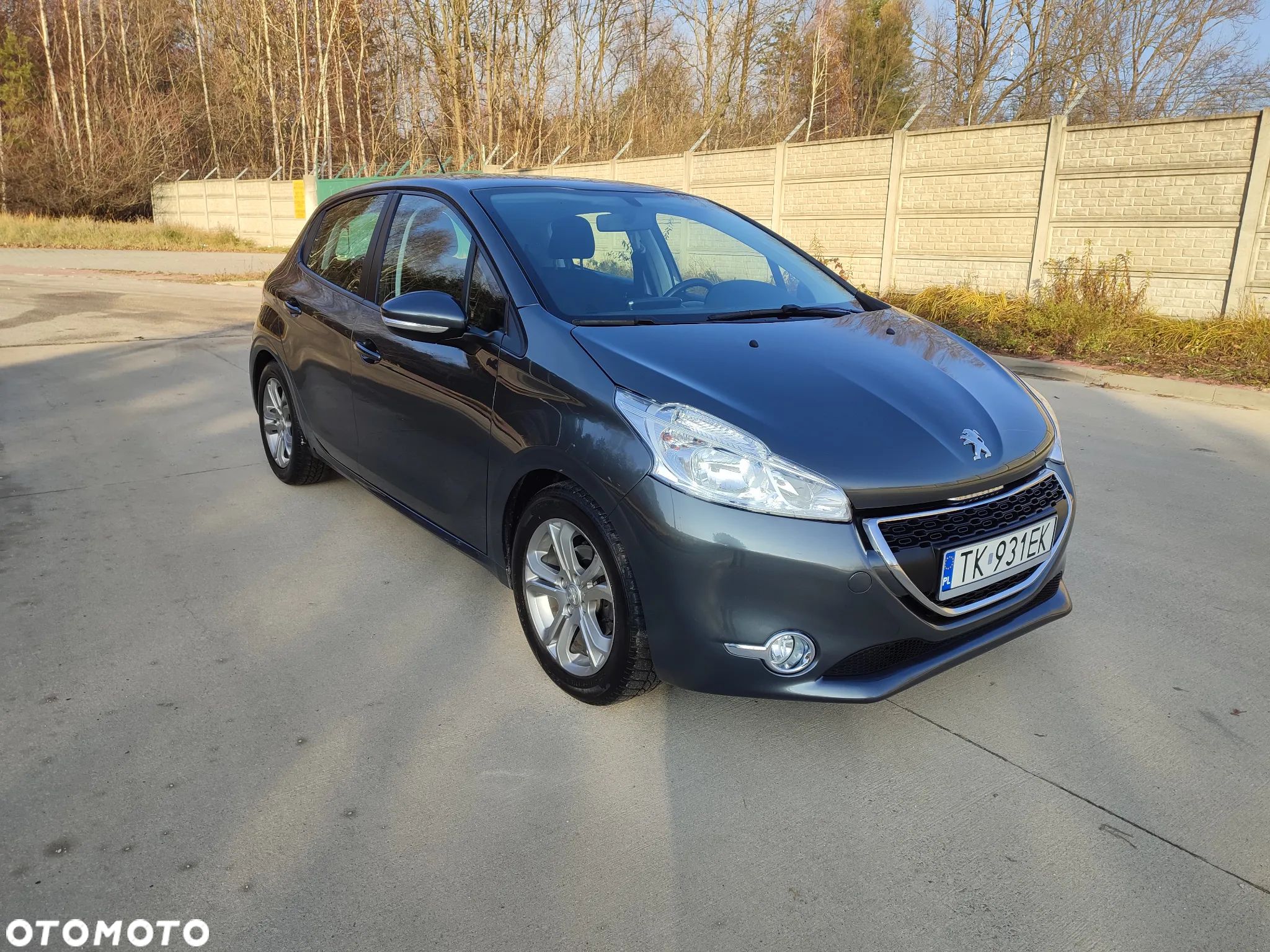 Peugeot 208 - 1