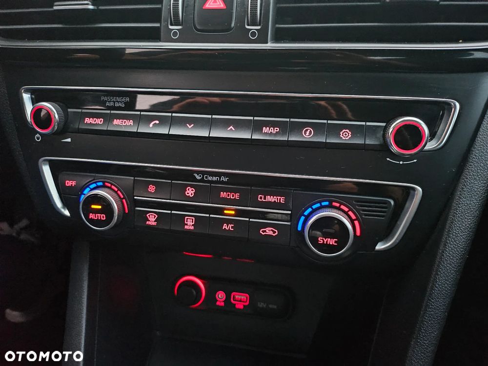Kia Optima 2.0 L - 21