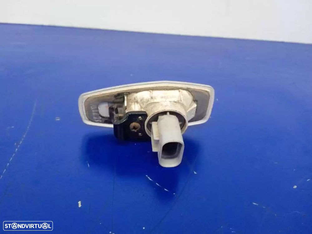 FAROLIM LATERAL ESQUERDO KIA RIO II 2005 -D4FA - 2