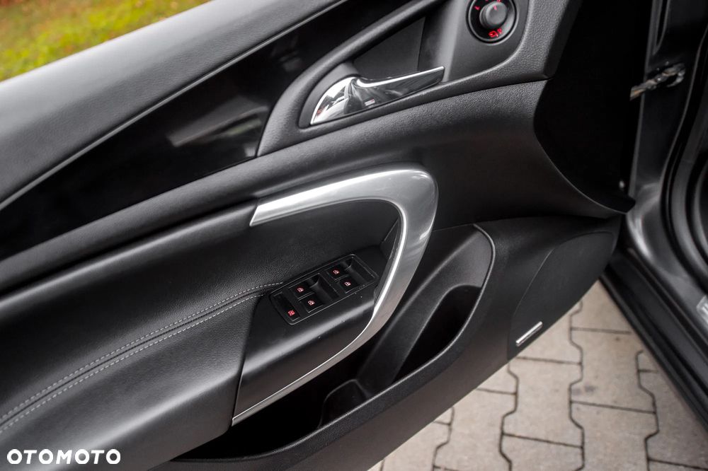 Opel Insignia 2.0 Turbo 4x4 Cosmo - 22