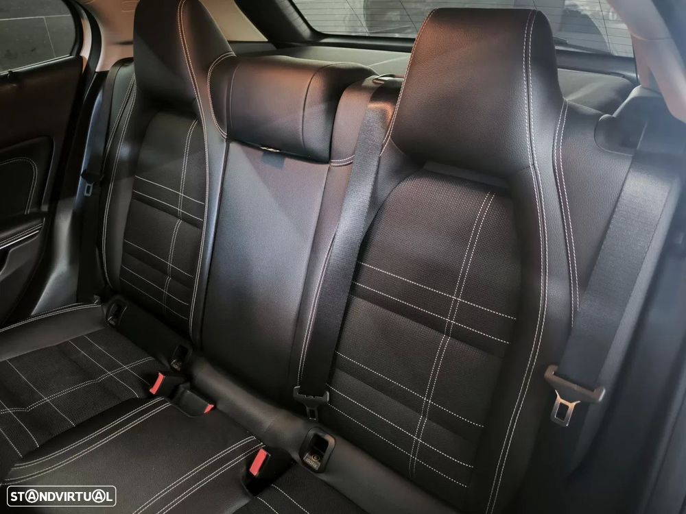 Mercedes-Benz GLA 180 CDI Urban - 22