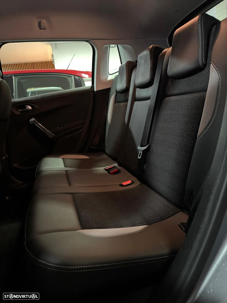 Peugeot 2008 1.2 PureTech Allure - 9