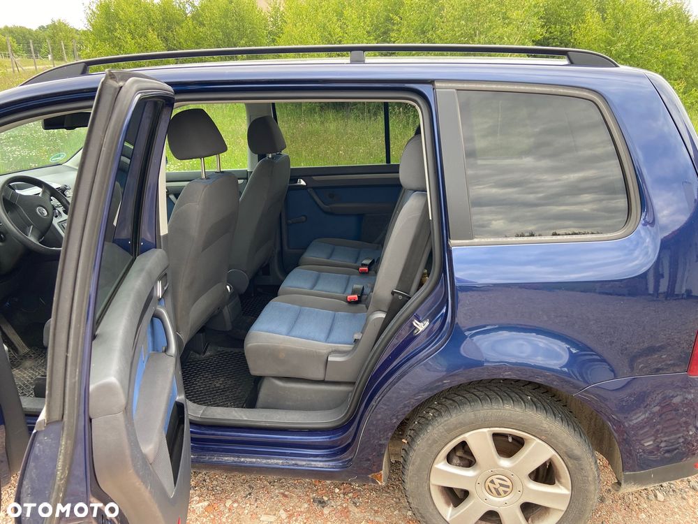 Volkswagen Touran - 6