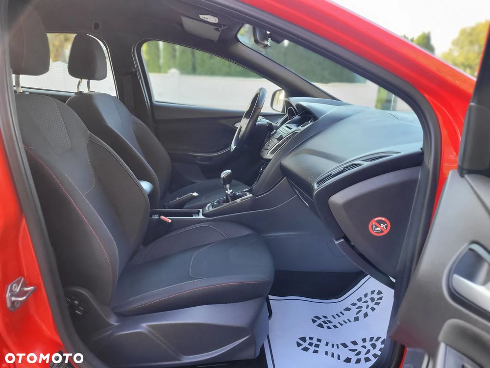 Ford Focus - 12