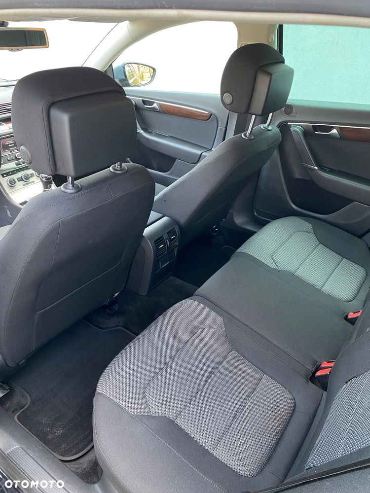 Volkswagen Passat 2.0 TDI BlueMotion Technology Comfortline - 12