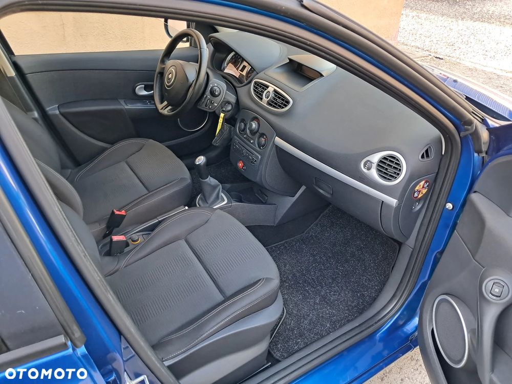 Renault Clio - 14