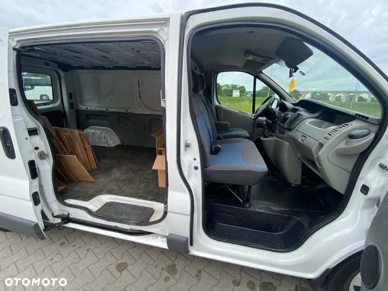 Opel Vivaro - 8