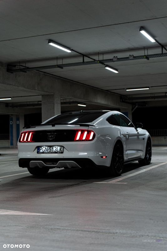 Ford Mustang 5.0 V8 GT - 6