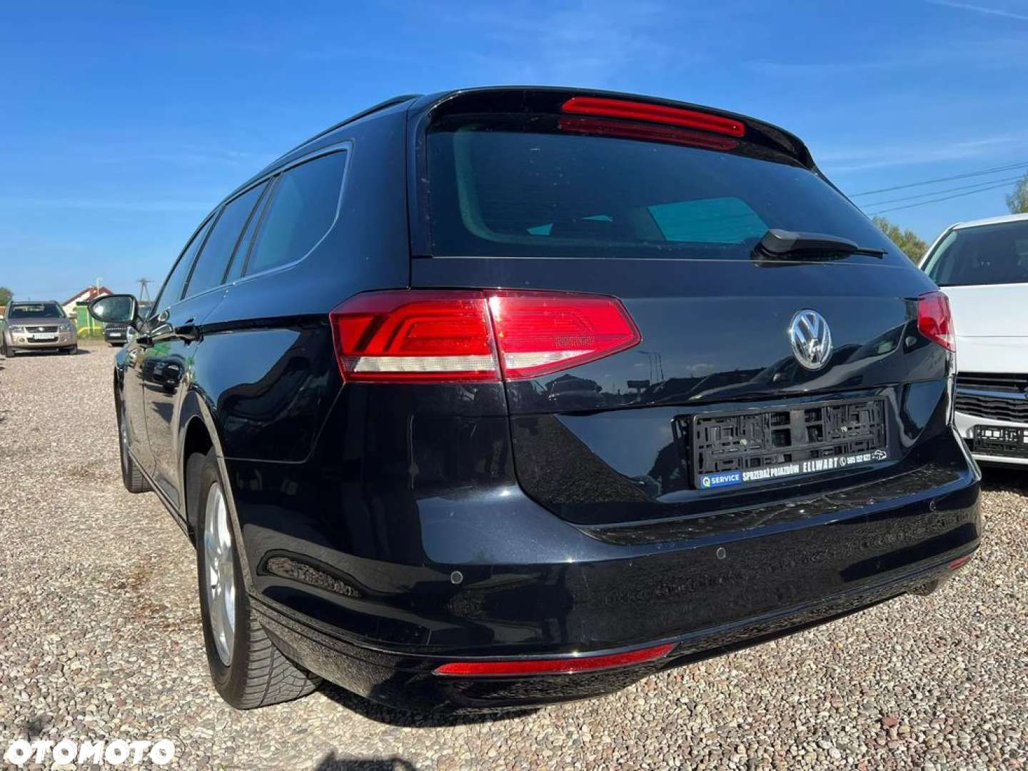 Volkswagen Passat - 4