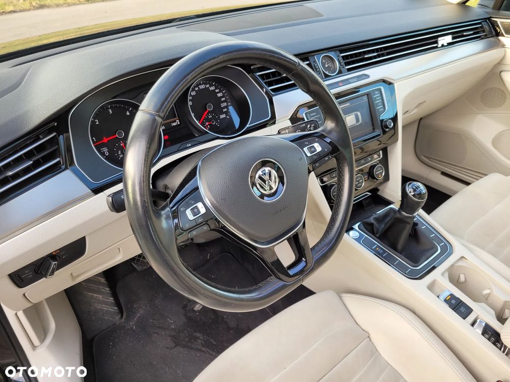 Volkswagen Passat 2.0 TDI BMT Comfortline - 11