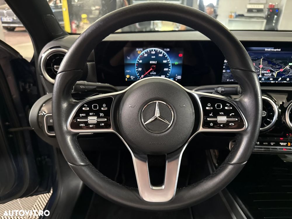 Mercedes-Benz A 200 Sedan 7G-DCT - 17