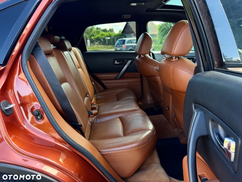 Infiniti FX - 8