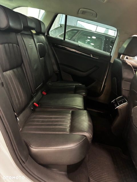 Skoda Superb 2.0 TDI L&K DSG - 13