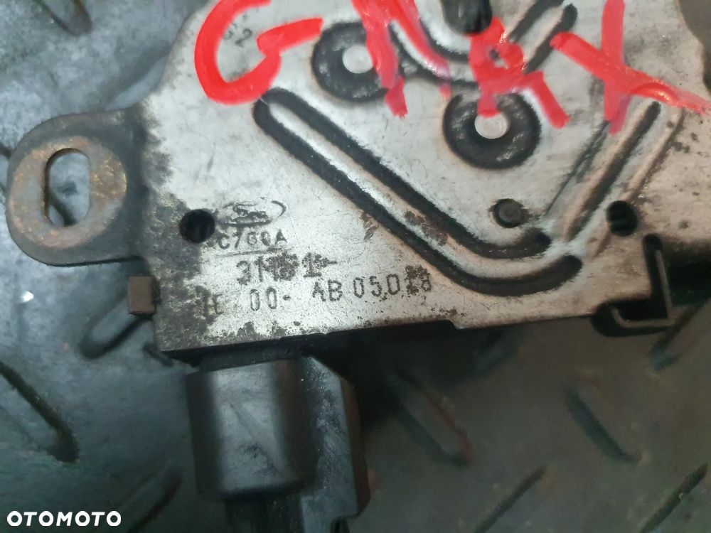 ZAMEK MASKI PRZÓD FORD FOCUS C-MAX Minivan 3M51-16700-AB 03-07 - 2