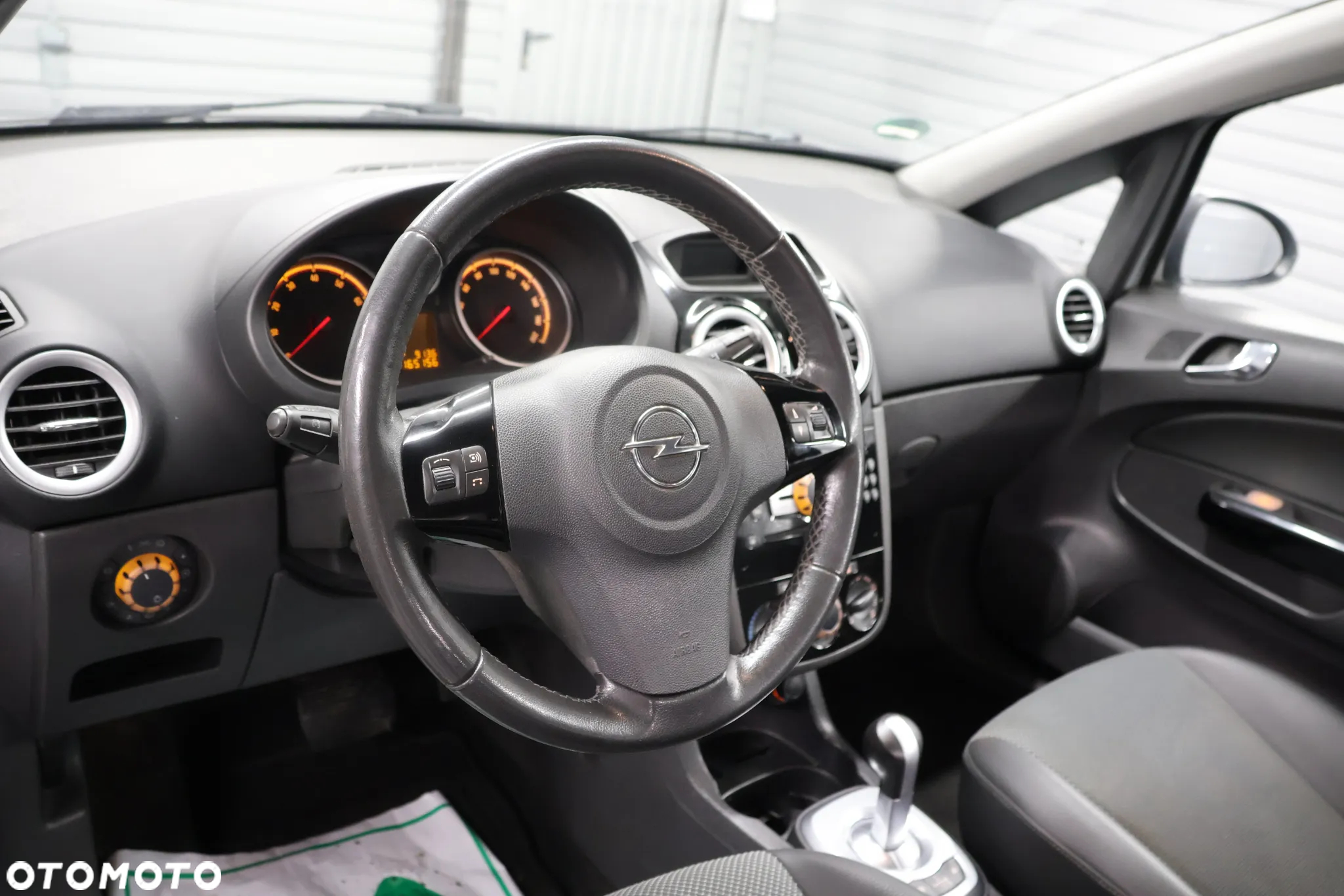 Opel Corsa 1.2 16V Easytronic - 7