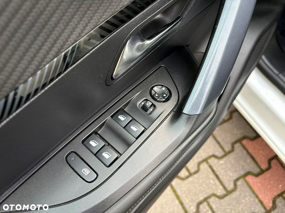 Peugeot 2008 1.5 BlueHDi Allure - 11