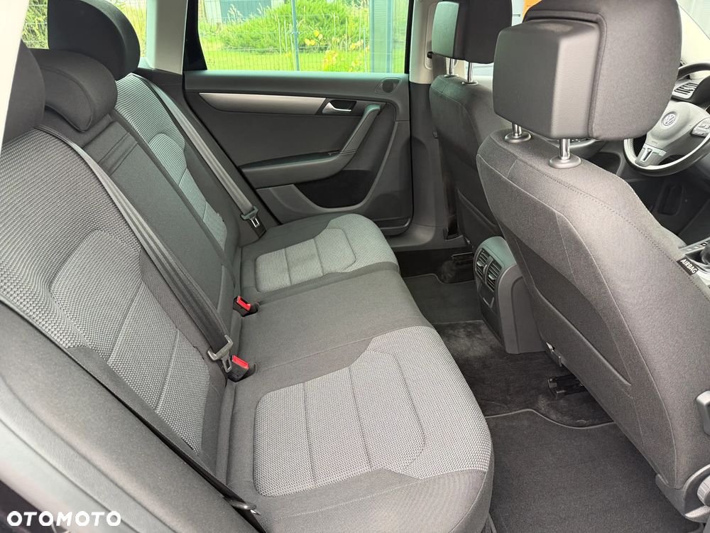 Volkswagen Passat 2.0 TDI Highline - 17