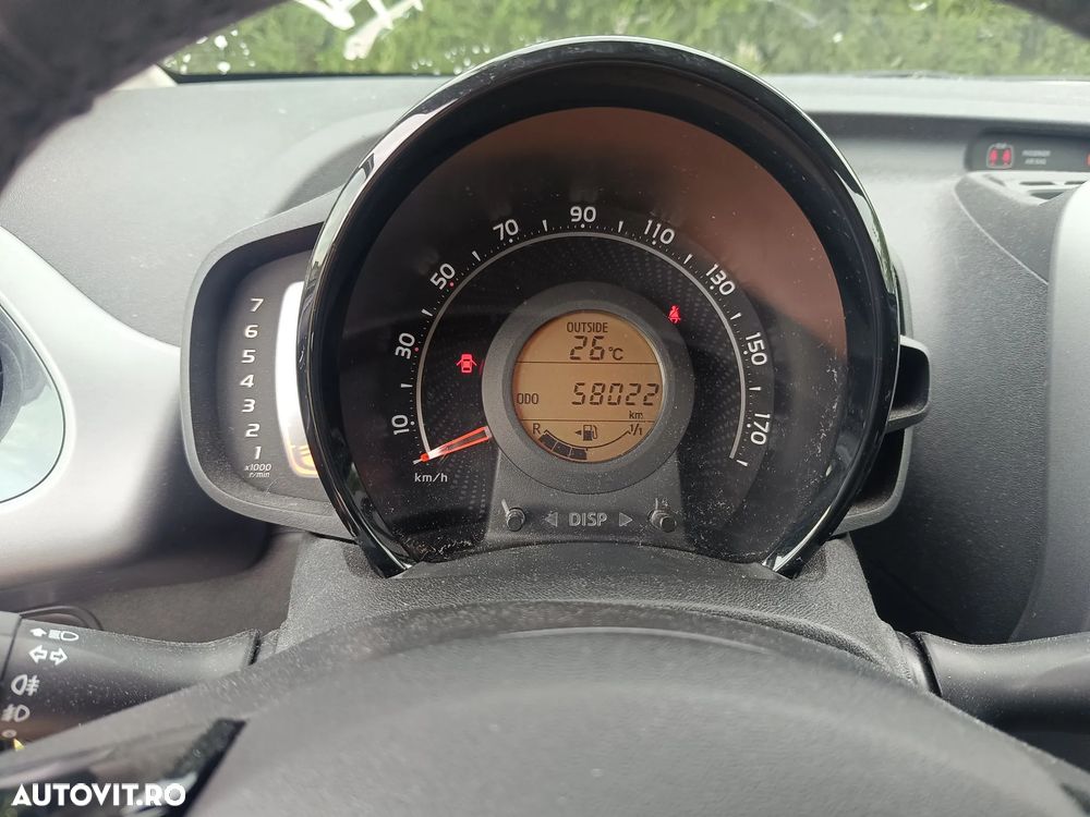 Toyota Aygo x-play connect - 2