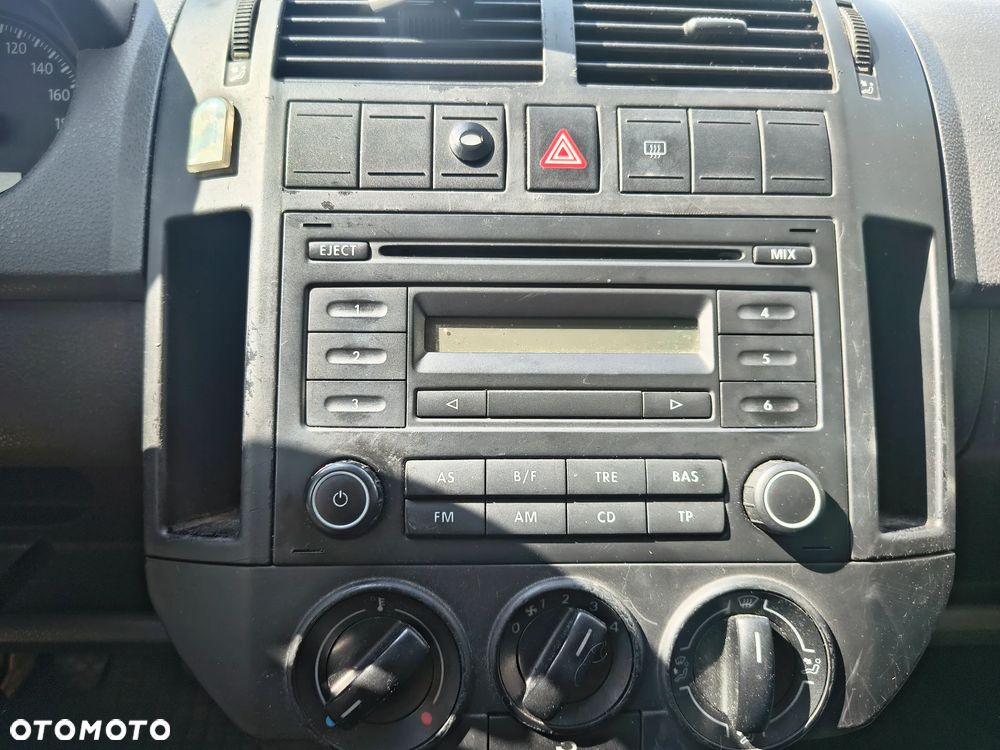 Volkswagen Polo 1.4 16V Comfortline - 8
