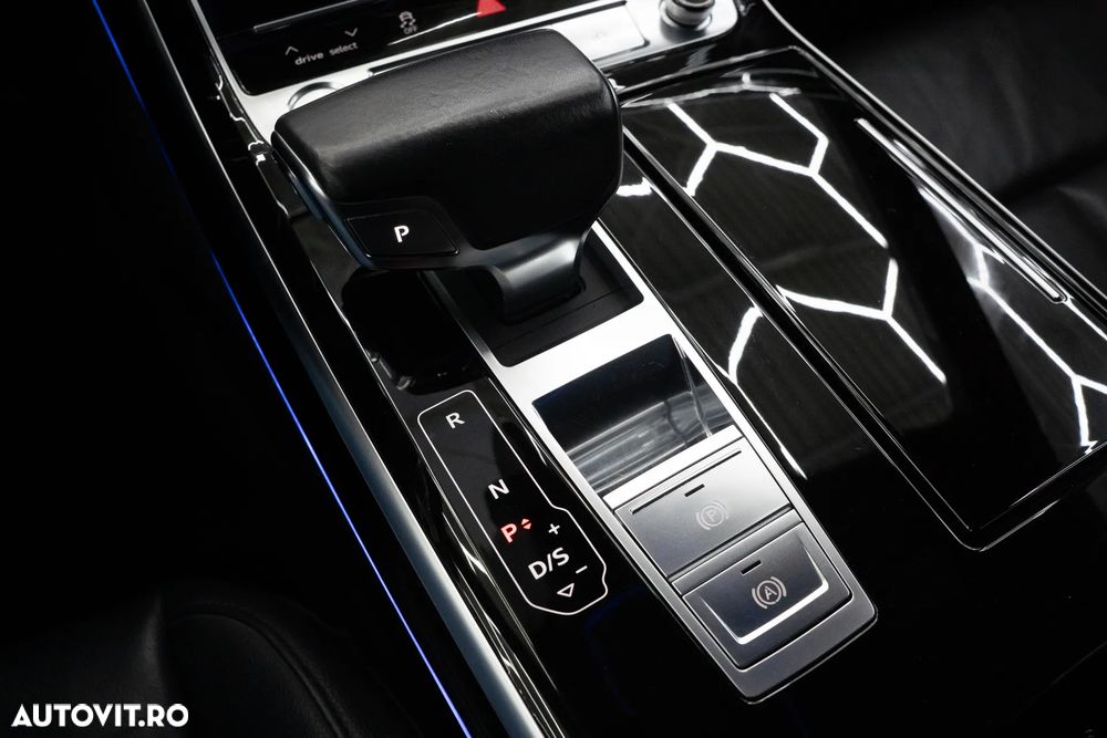 Audi A8 3.0 55 TFSI quattro Tiptronic - 28
