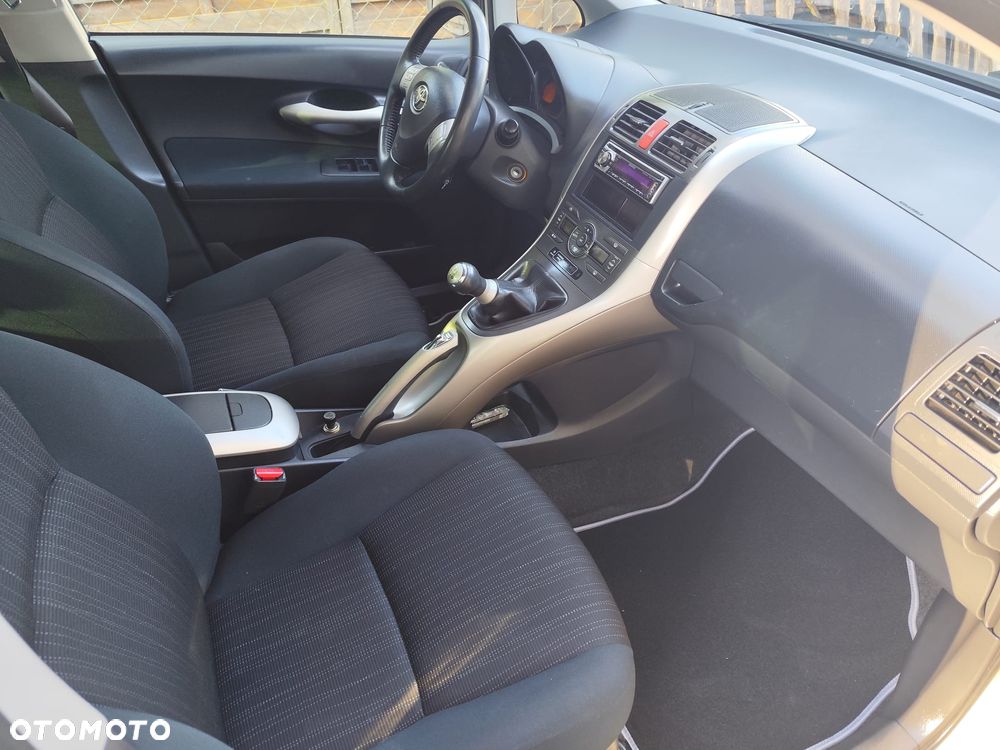 Toyota Auris 1.6 VVT-i Sol - 11