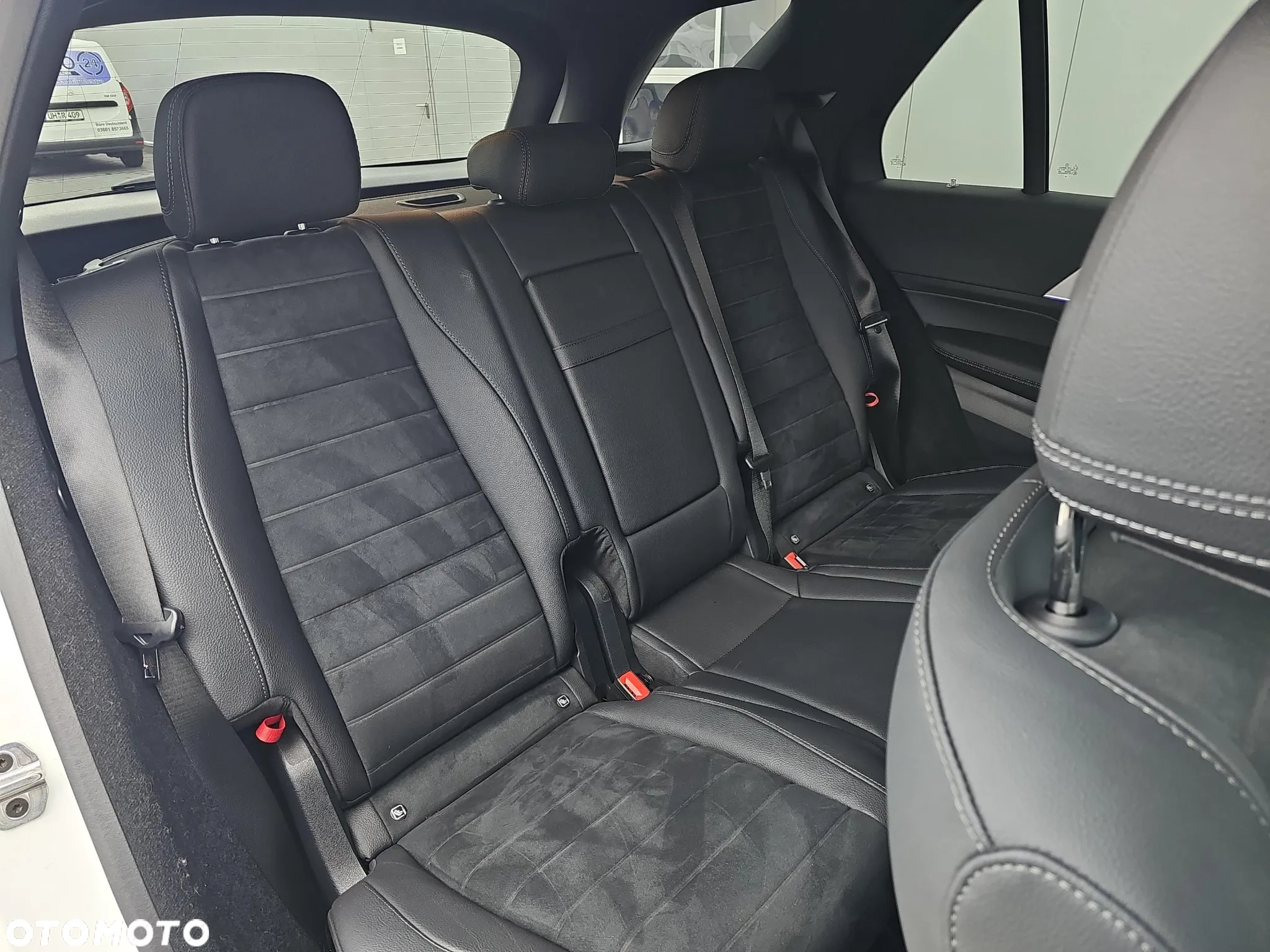 Mercedes-Benz GLE 300 d 4Matic 9G-TRONIC AMG Line Advanced Plus - 12
