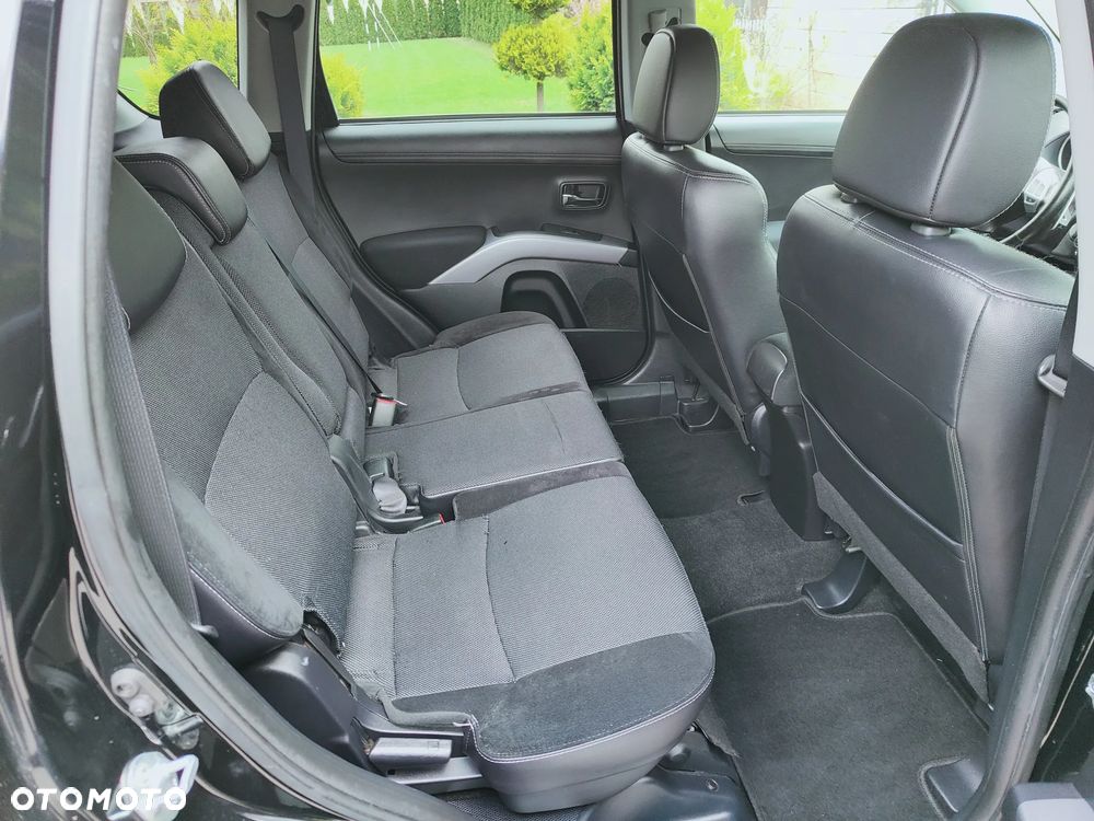 Mitsubishi Outlander 2.2 DI-D 4WD TC-SST Intense - 29