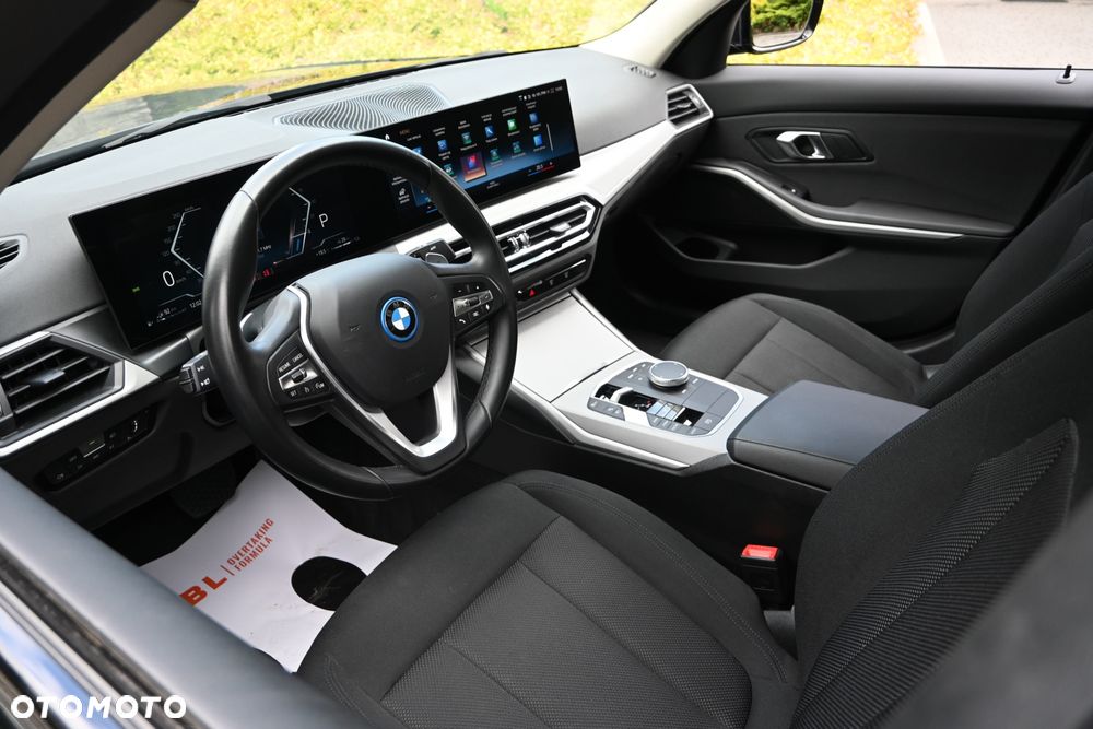 BMW Seria 3 320e Sport Line - 17
