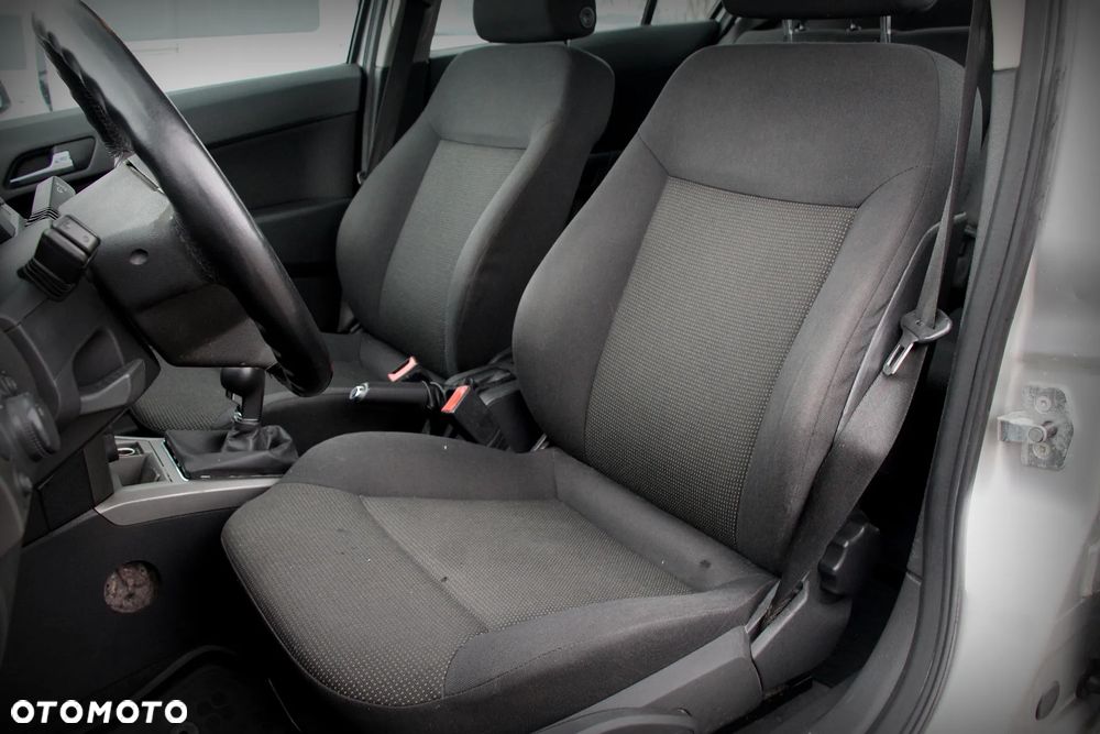 Opel Astra 1.9 CDTI - 11