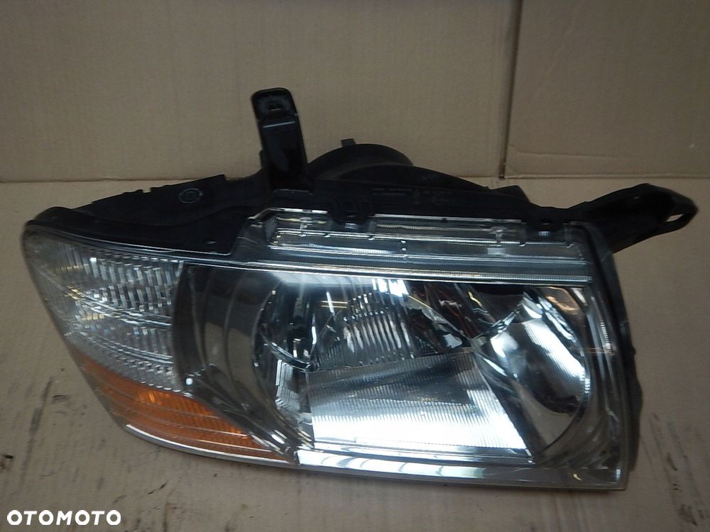 lampa prawa przednia przod mitsubishi pajero iii europa - 6