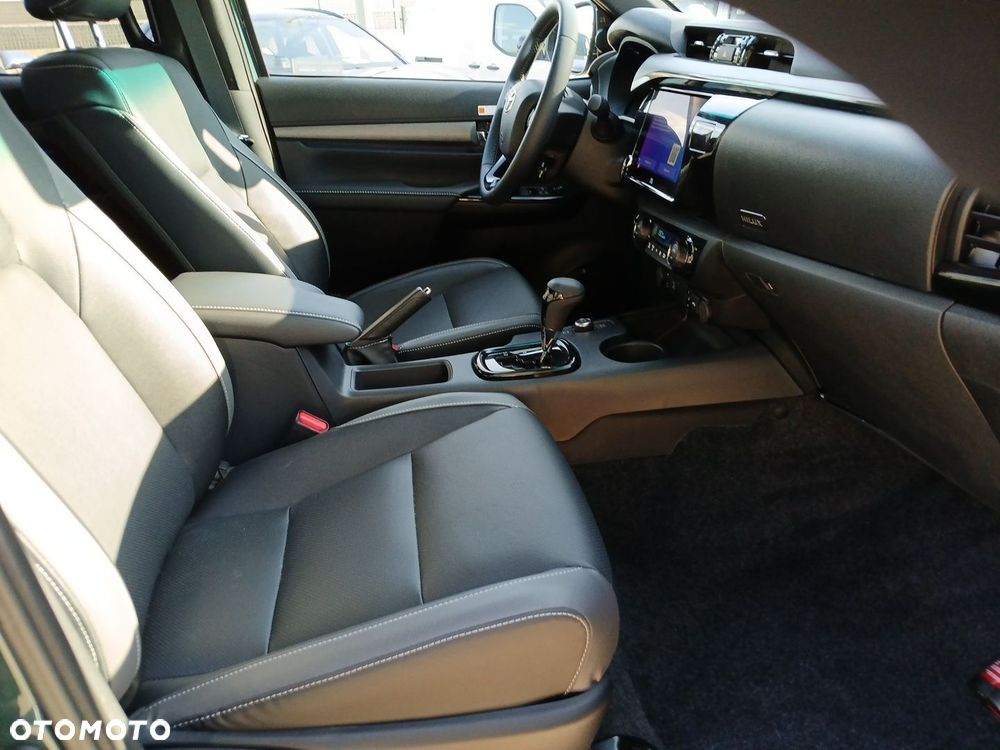 Toyota Hilux 2.8 D-4D mHEV Double Cab Invincible 4x4 - 9