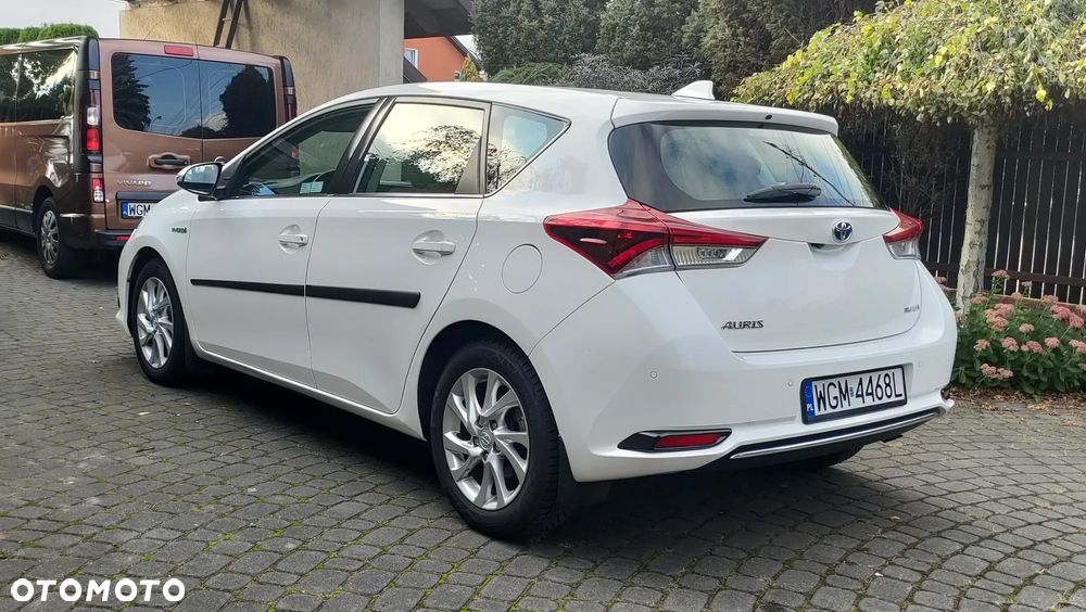 Toyota Auris Hybrid 135 Premium - 8