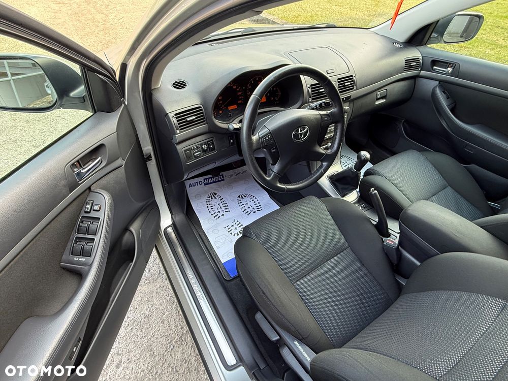 Toyota Avensis 1.8 VVT-i Combi - 14