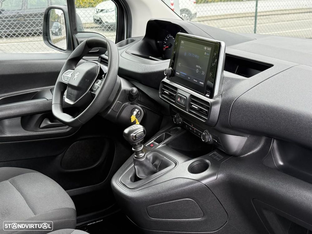 Peugeot Partner 1.5 Blue-HDI Premiun CX 6 3Lug IVA Dedutível - 28