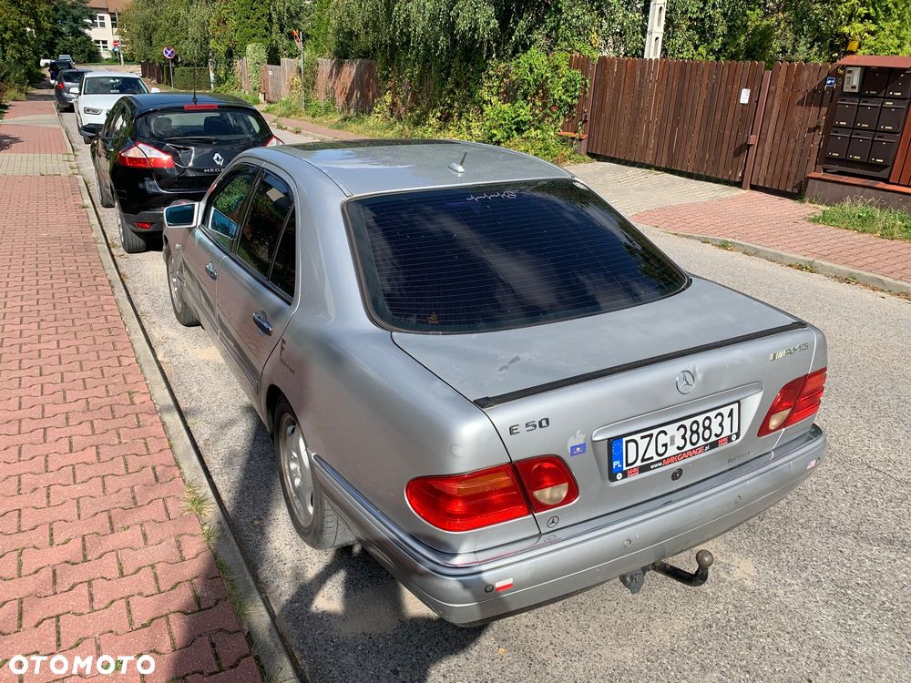 Mercedes-Benz Klasa E 300 TD Classic - 5