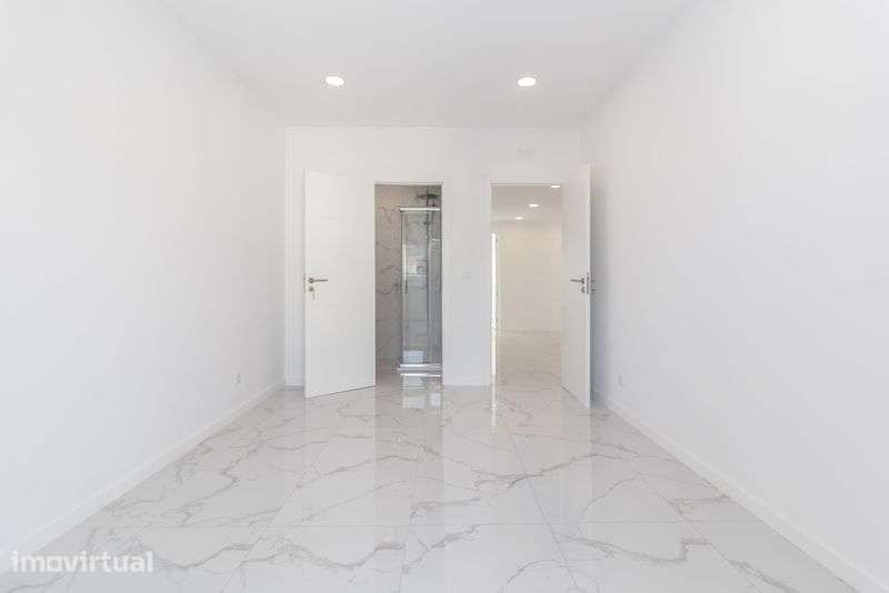 Excelente T3 em Amora - Grande imagem: 2/8