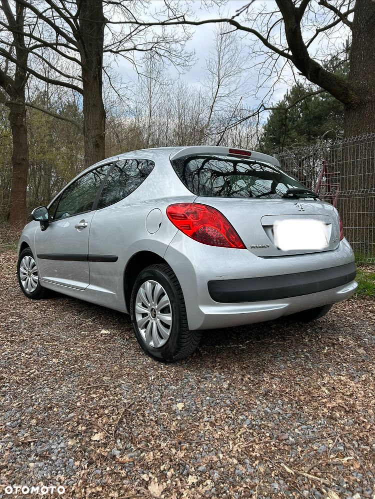 Peugeot 207 1.4 16V Presence - 2