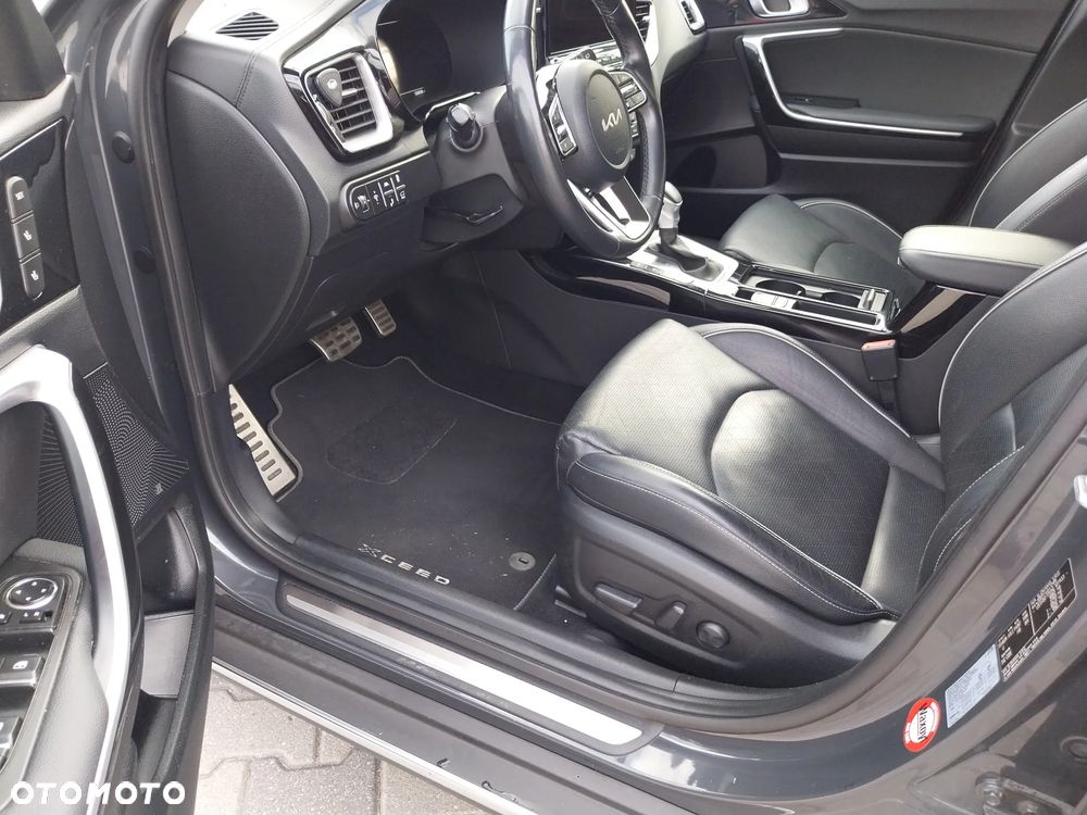 Kia XCeed 1.6 T-GDI OPF DCT7 PLATINUM - 32