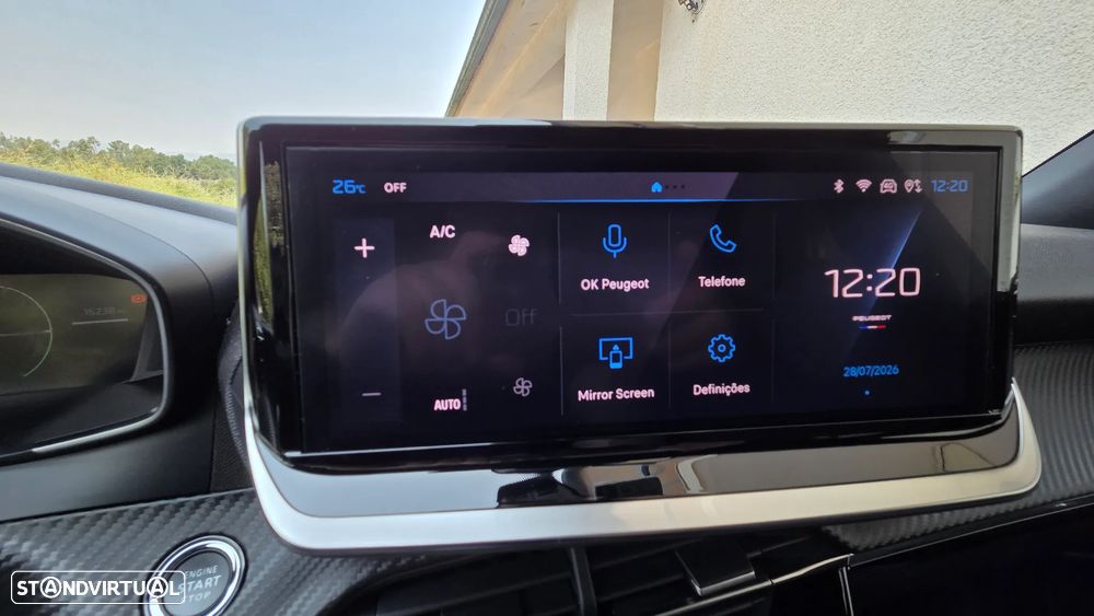 Peugeot e-2008 54 kWh Allure - 19