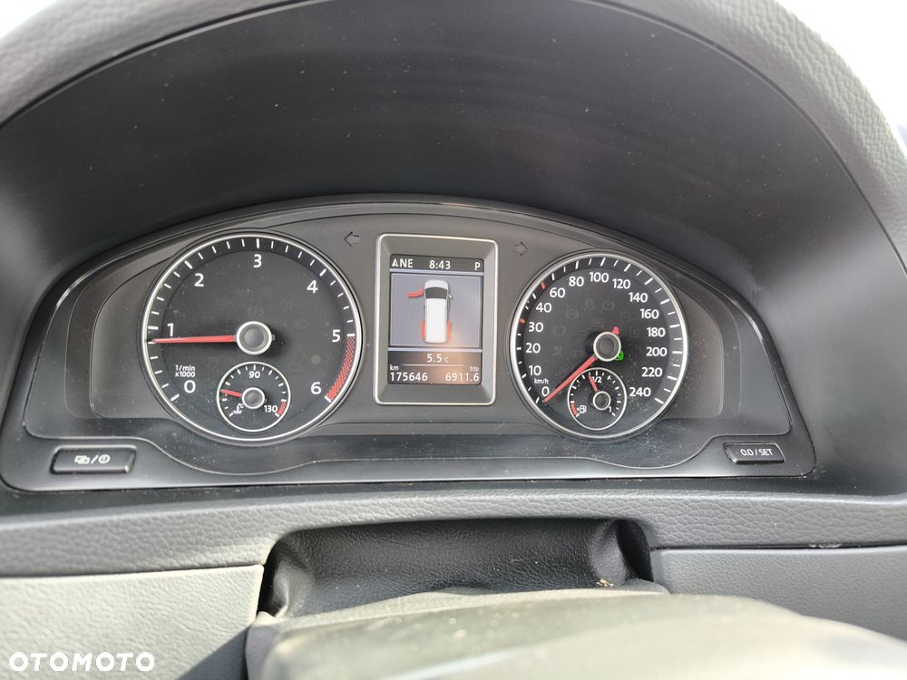 Volkswagen Multivan - 14