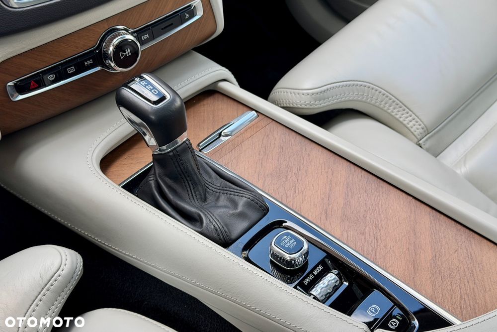 Volvo XC 90 B5 D AWD Inscription - 26