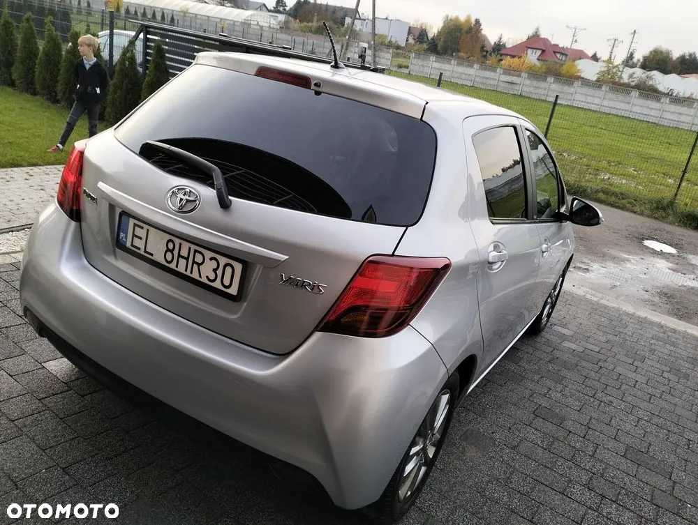 Toyota Yaris 1.0 Premium - 3