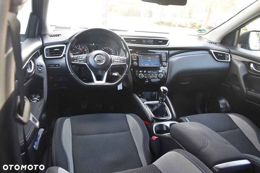 Nissan Qashqai 1.2 DIG-T N-Vision - 17