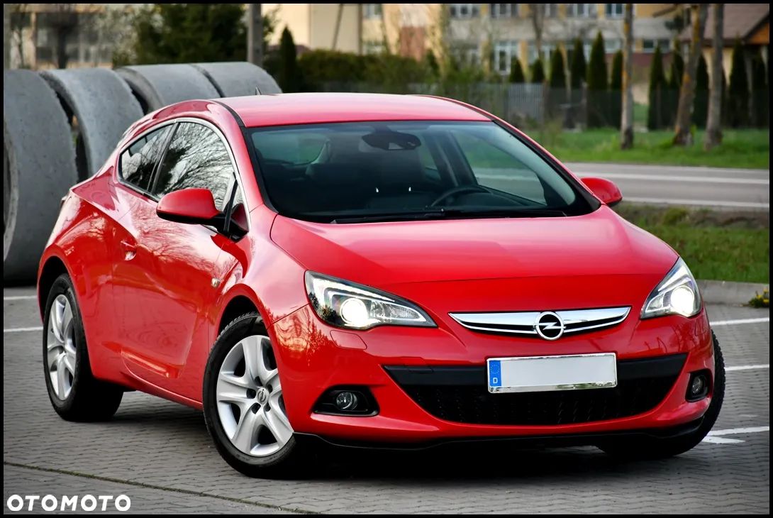 Opel Astra III GTC 1.6 T Cosmo - 1